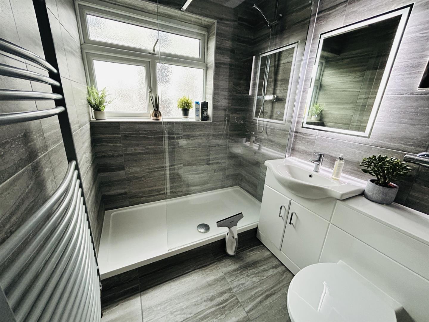 2 Bedroom Apartment. Arlington House in Eastbourne, East Sussex 5